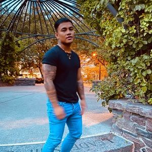 Meet your Posher, Rj